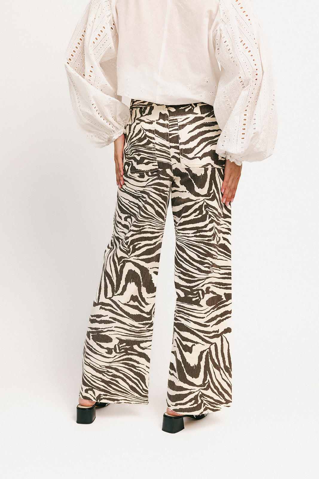 zebrajeans
