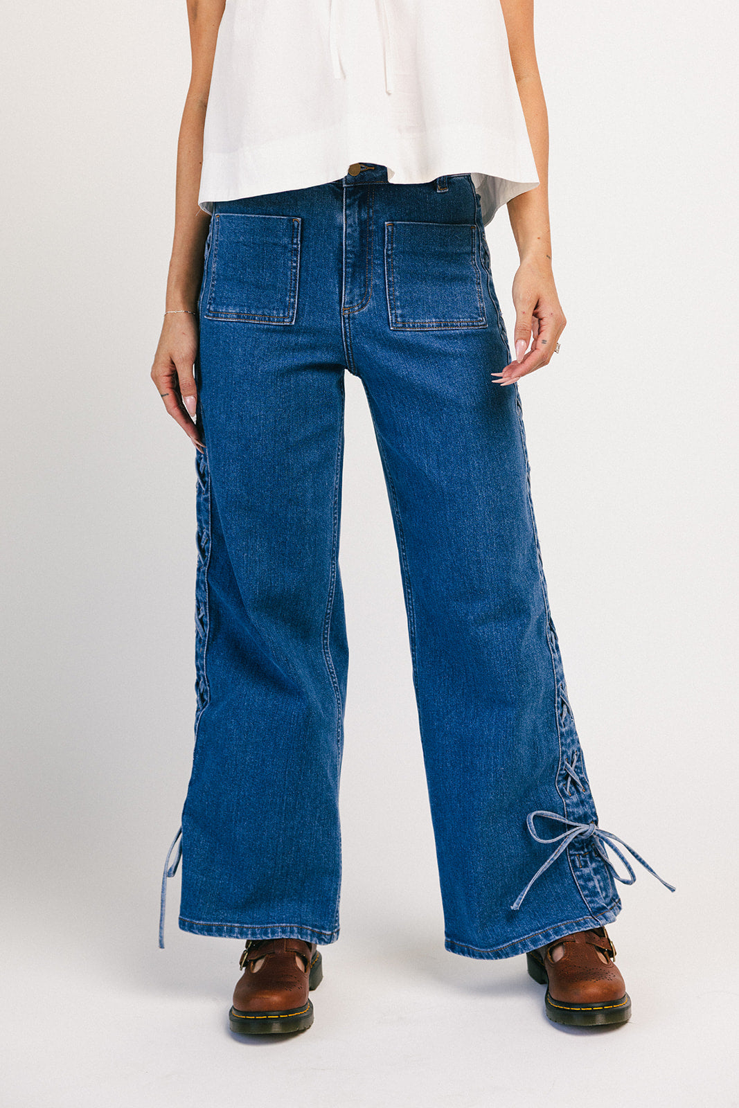 Theresa slips denim