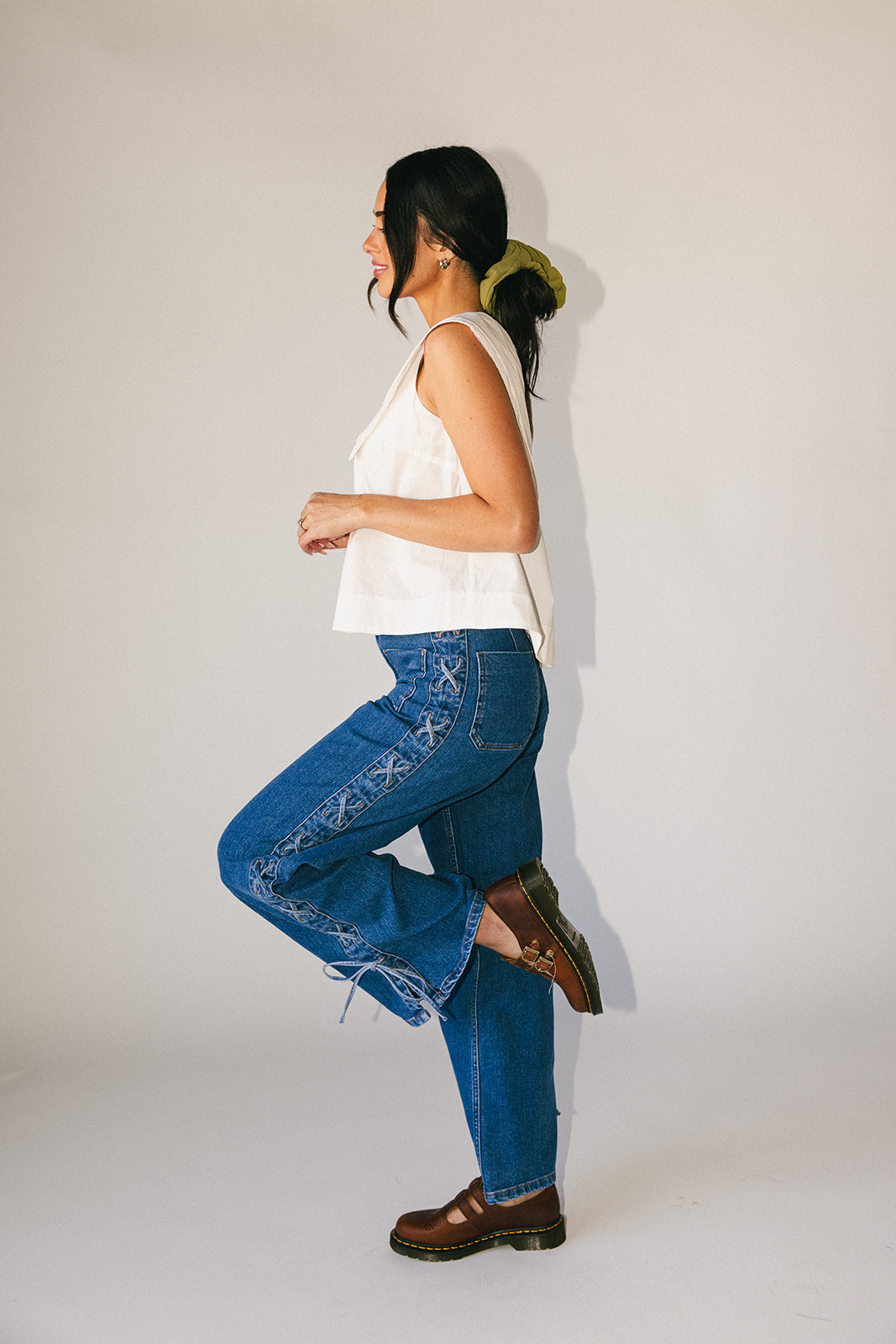Theresa slips denim