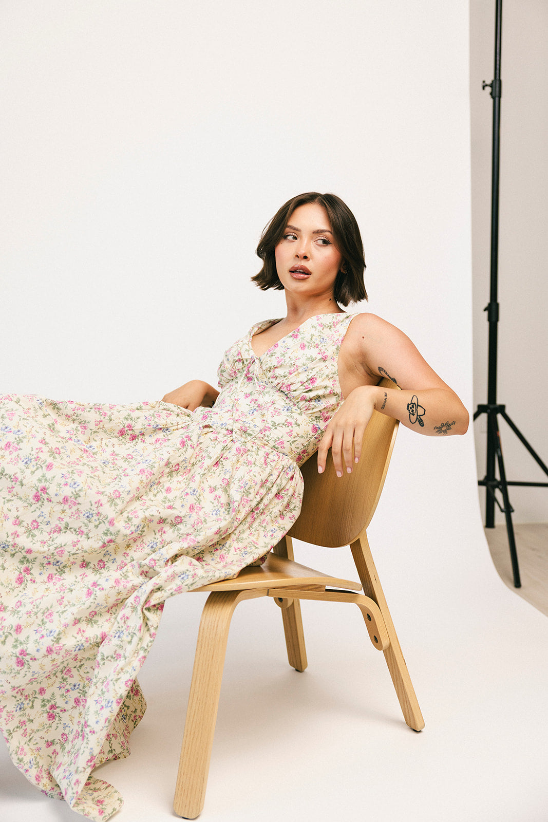blommig klänning med haddie-motiv