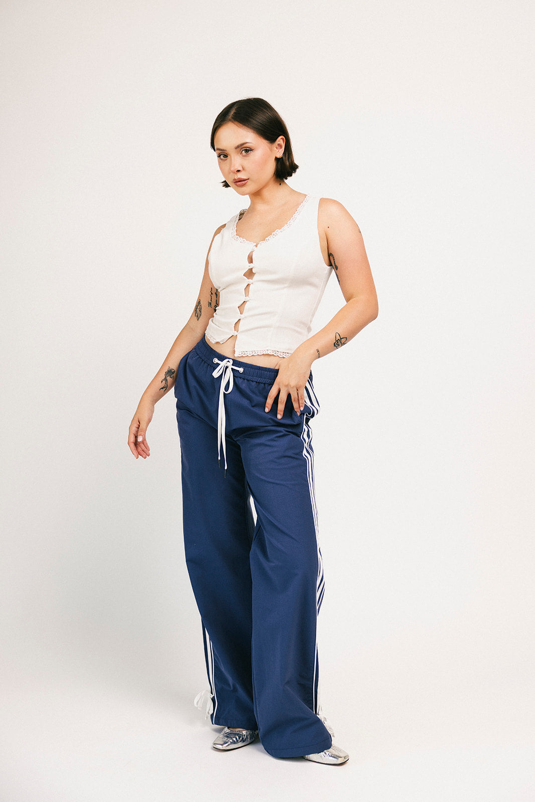 clara button tank