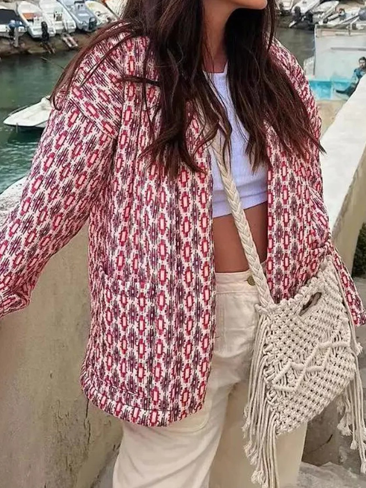 Tessy - Damquiltad jacka Lätt vadderad jacka med elegant geometriskt tryck, mitt upptill