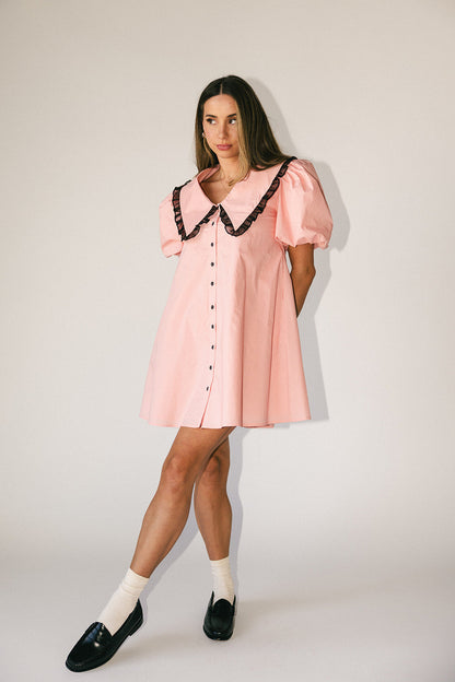 klänning med vallmokrage // rosa *exklusivt från Zoco*