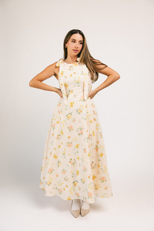 fantasifull blommig maxiklänning