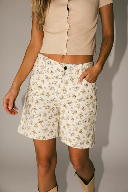 blommiga bermudashorts