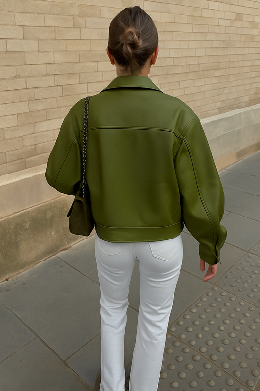 Elza - Stor damjacka i olivgrönt med modern streetwear-look