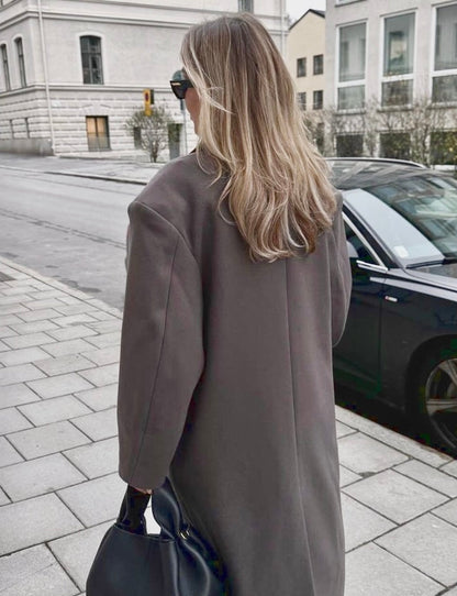 Freesia - Damkappa med lyxigt snitt och tidlöst utseende
